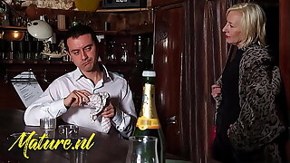 Mature Charly Sparks Seduces a Bartender Be proper of Some Rough Anal Sex
